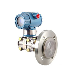 Single flange pressure transmitter